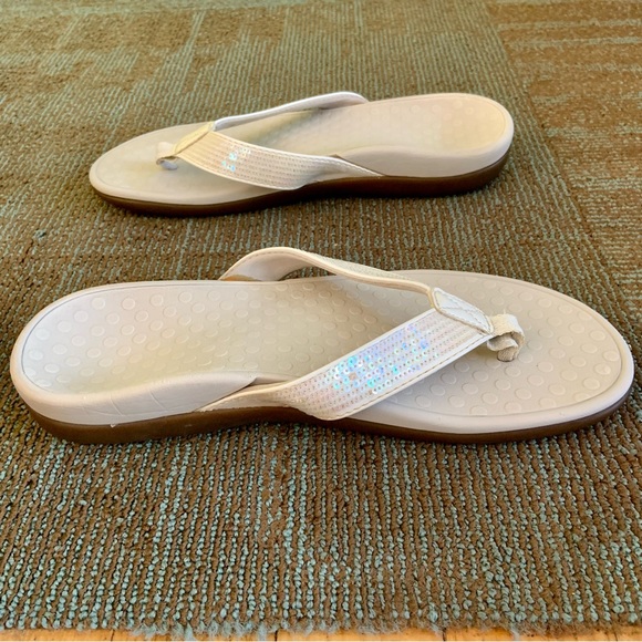 Vionic Orthaheel Cream Iridescent Sequins Tide Toe Post Thong Sandals size 8 39 - Picture 5 of 12